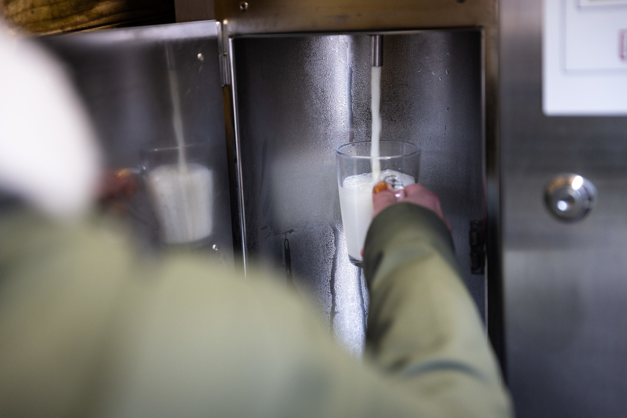 Foto ter illustratie: melk tappen